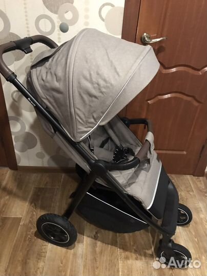 Прогулочная коляска carello bravo air