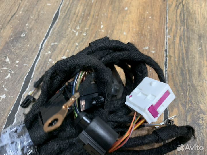 VW Touareg NF Проводка (коса) двери багажника