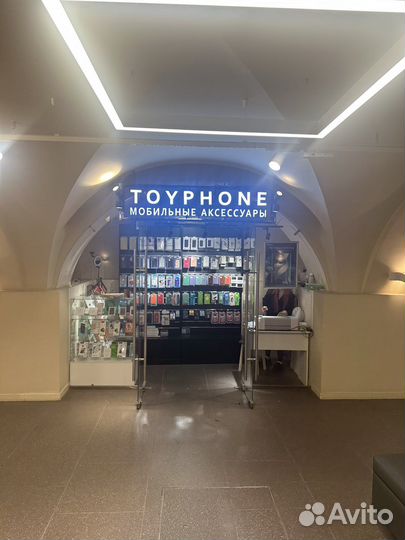 Продавец мобильных аксессуаров