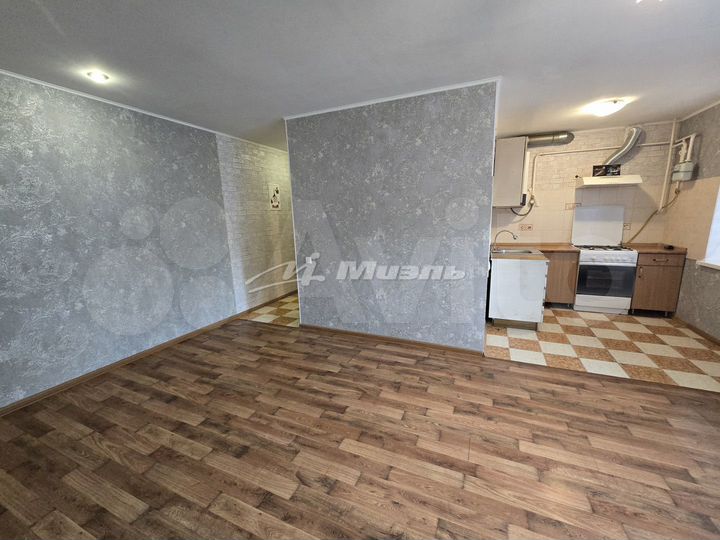 2-к. квартира, 42 м², 1/2 эт.