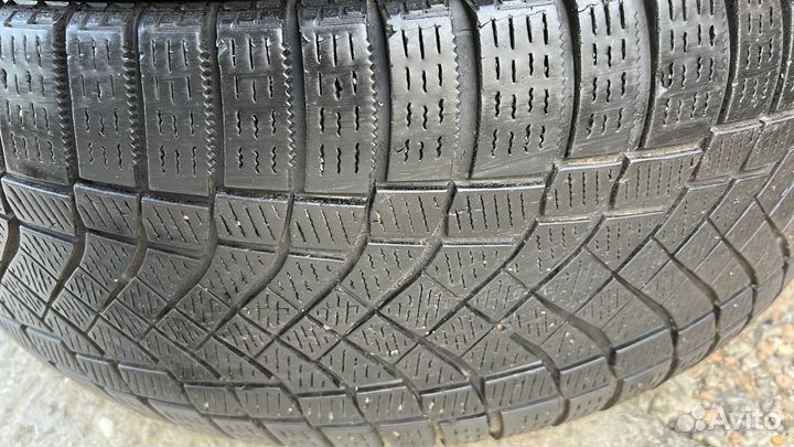 Pirelli Ice Zero 285/60 R18