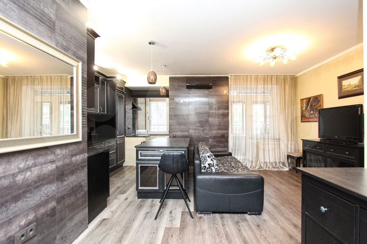 2-к. квартира, 57 м², 8/17 эт.