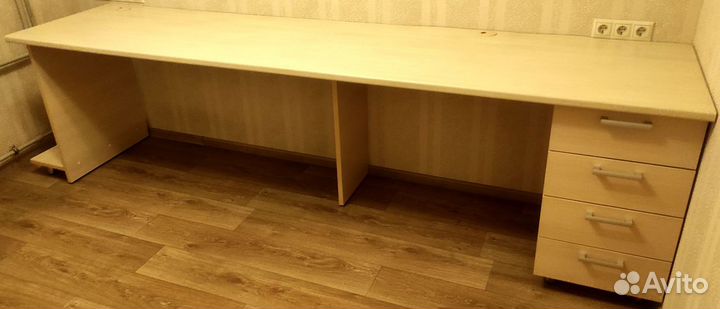 Отличный длинный стол (нeдoрoгo)