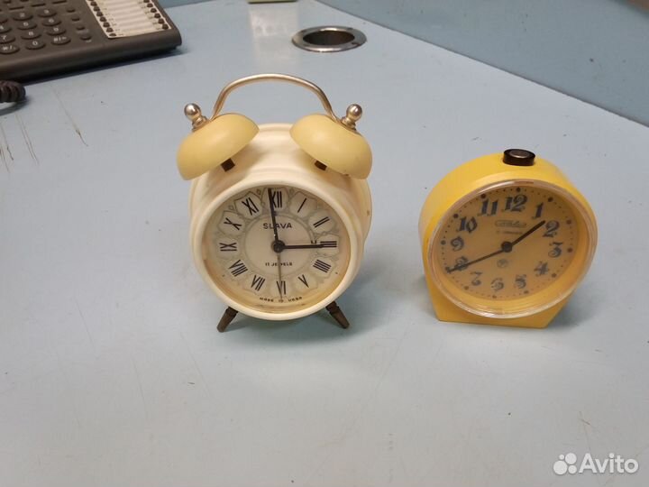 Часы будильник СССР