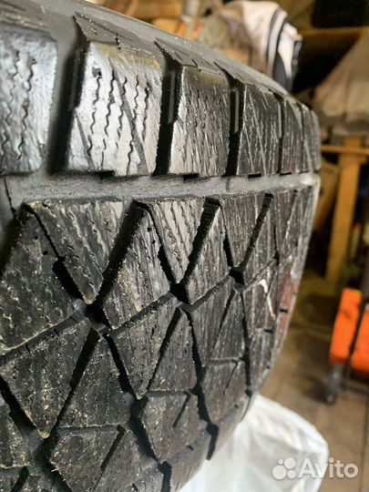 Bridgestone Blizzak DM-V2 235/65 R18