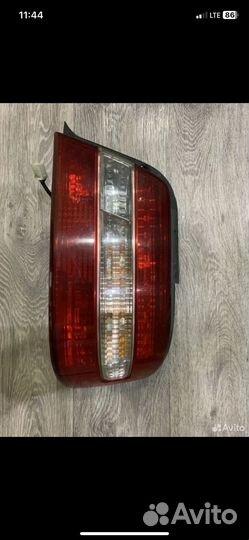 Фонарь правый toyota chaser