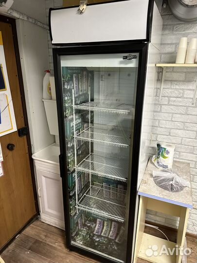 Витринный холодильник для напитков