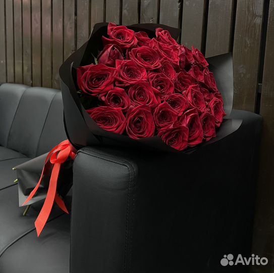 Розы с доставкой оптом по Новосибирску от 15 шт