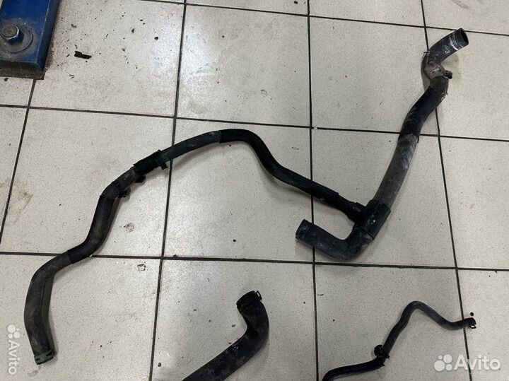 Патрубок охлаждения Рено Клио 4 Clio 4