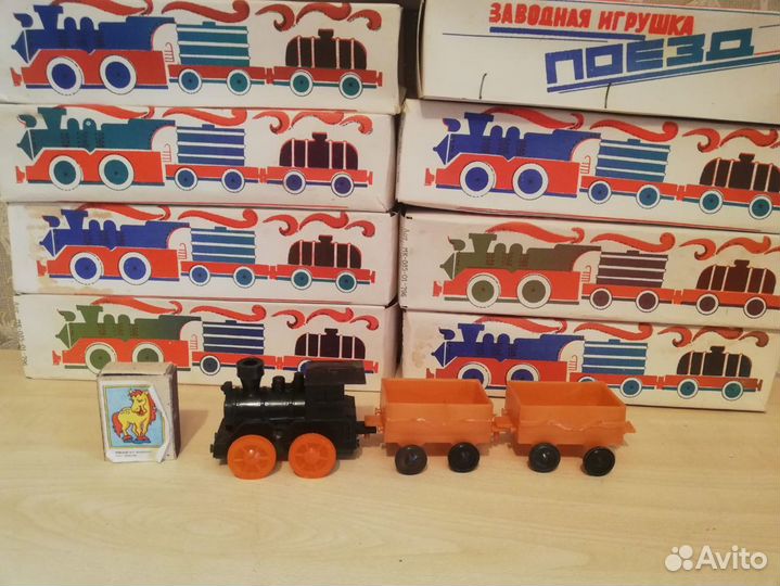 Паровоз заводной