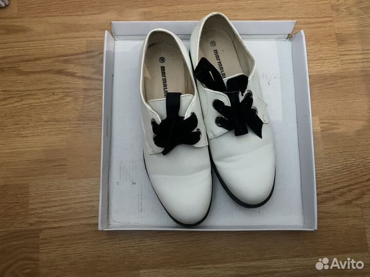 Туфли женские белые