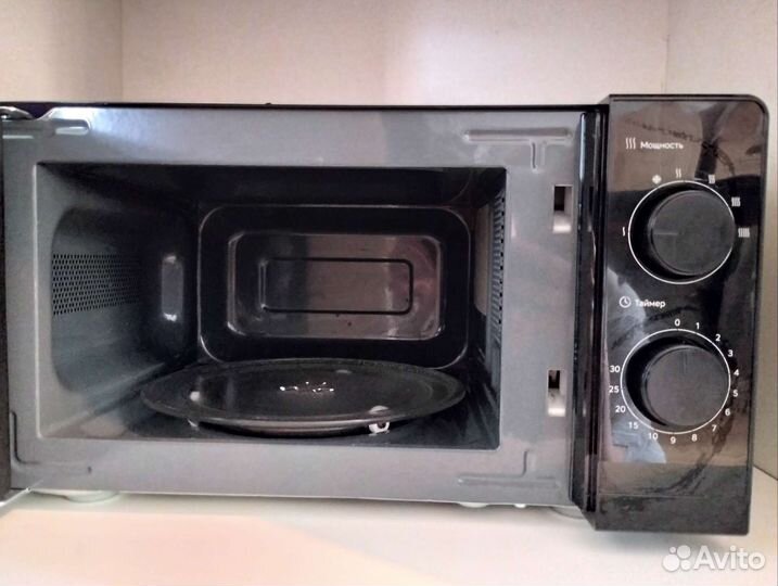 Микроволновая печь hi M020B02