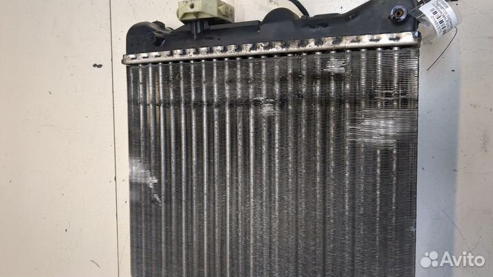Радиатор охлаждения двигателя Volkswagen Polo