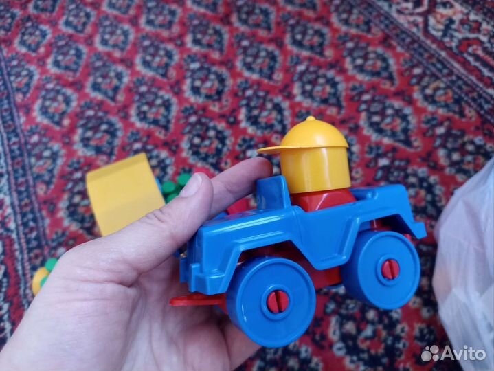 Конструктор с крупными деталями