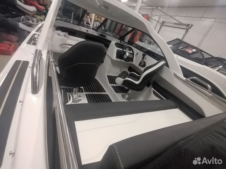 Катер Phoenix 600 HT