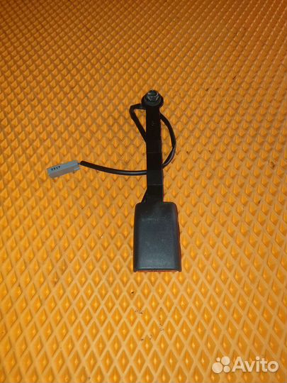 Ответная часть ремня безопасности Mazda 6