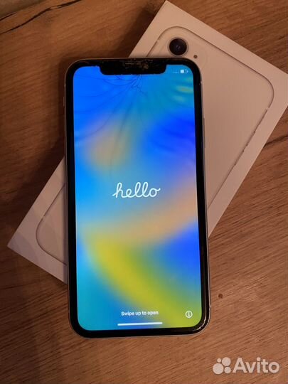 Телефон iPhone 11