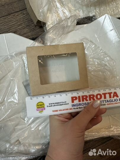 Крафт коробка с окошком квадрат