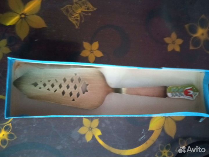 Лопатка для торта, пирожных,с самоцветами