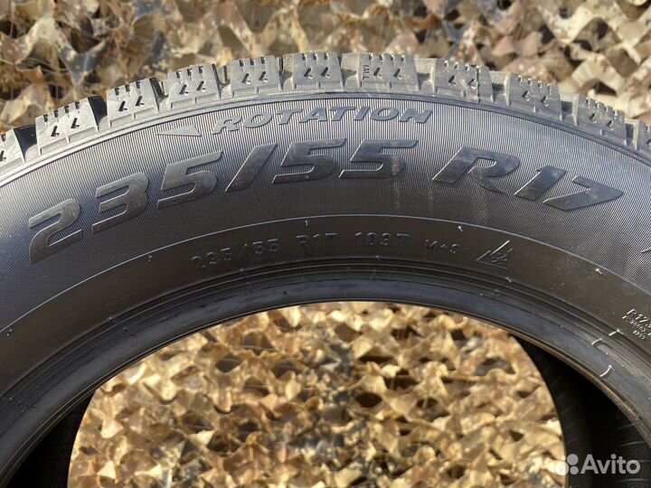 Pirelli Winter Ice Zero 235/55 R17 103T