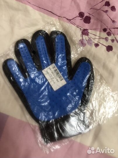 Перчатка для вычесывания шерсти