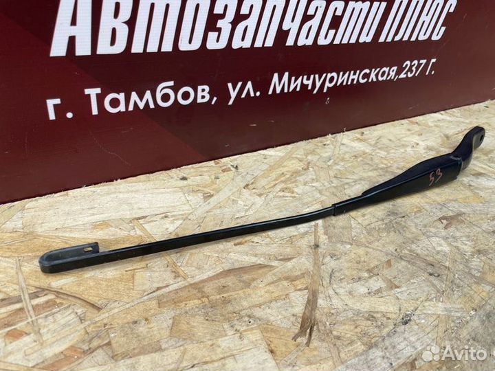Поводок дворника правый Renault Logan