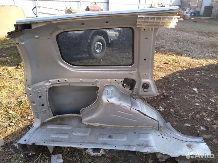 Заднее левое крыло. Тойоты пробокс