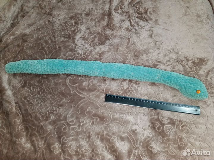 Вязаная игрушка змея