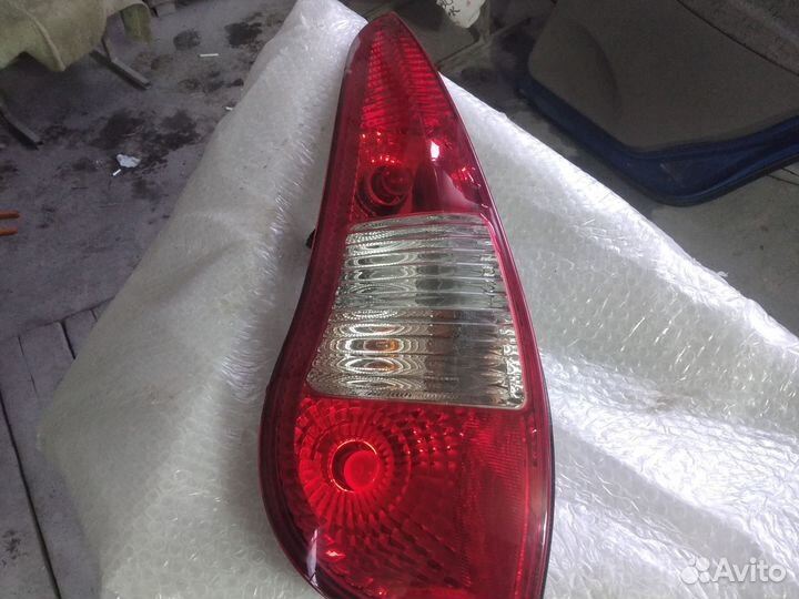 Фонарь задний левый на LADA kalina 1
