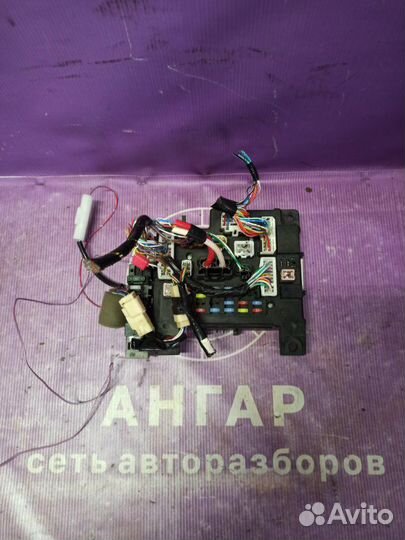 Блок предохранителей Mitsubishi Outlander Xl