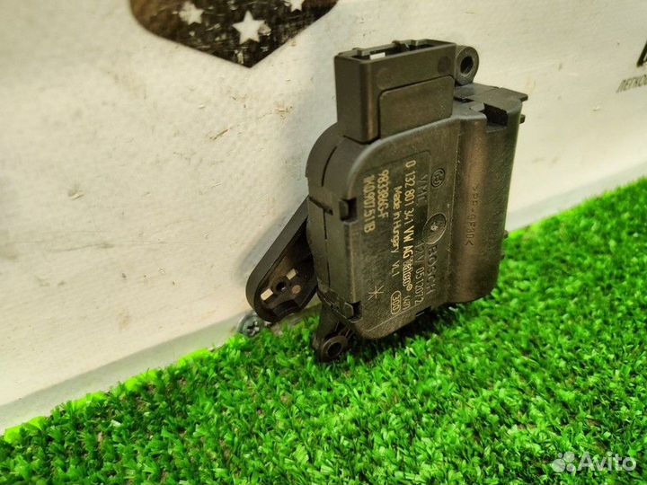 Моторчик привода заслонок отопителя