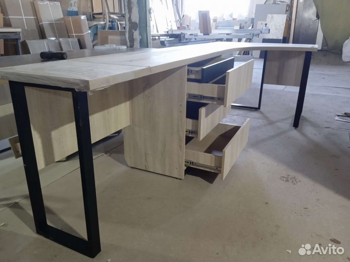 Компьютерный стол новый в стиле,лофт
