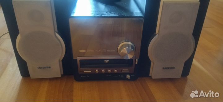 Музыкальный центр