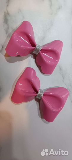 Заколка из лакового кожзама