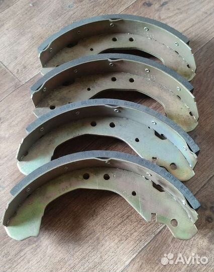 Колодки тормозные барабанные