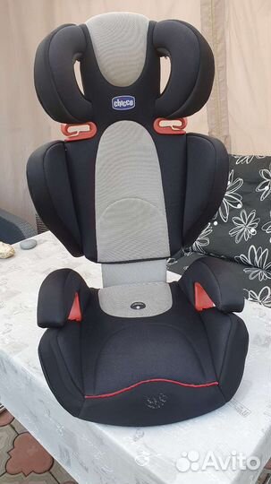 Автокресло Chicco Artsana universal 15-36