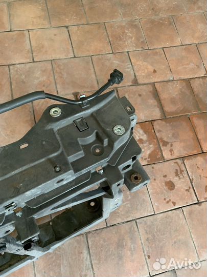 Кожух радиатора Mazda 3 BM