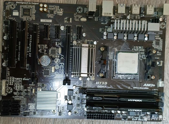 Материнская плата с процессором и памятью