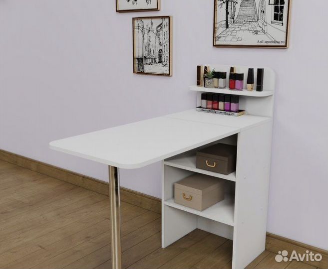 Маникюрный стол