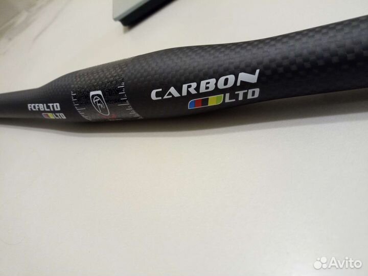Руль карбоновый 700 мм