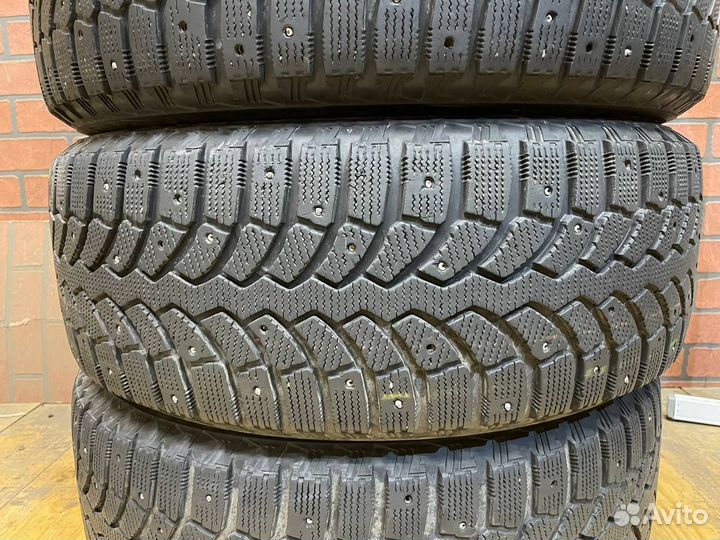 Bridgestone Blizzak Spike-01 225/60 R17 103T