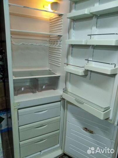 Холодильник Атлант в хорошем состоянии