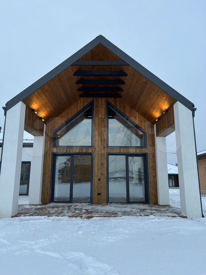 Коттедж 173 м² на участке 8 сот.