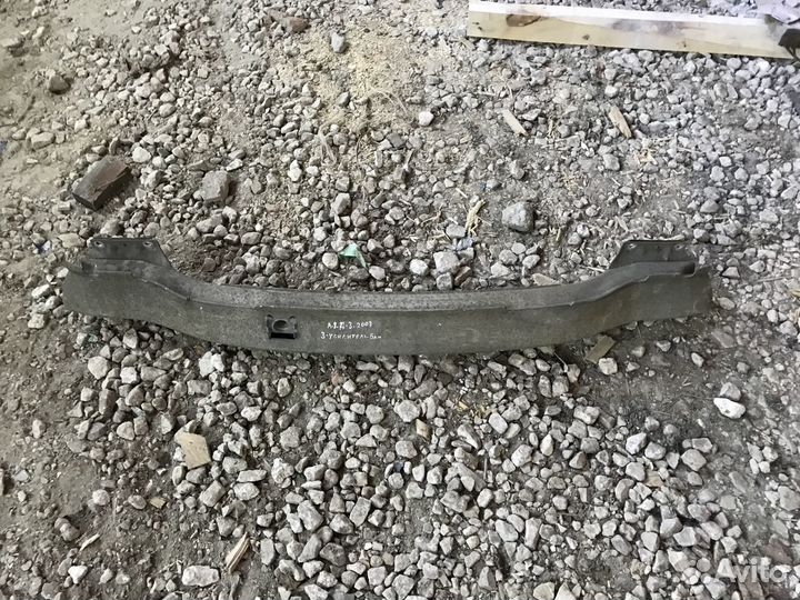 Задний усилитель бампера ауди А8-D3-3.7л-2003