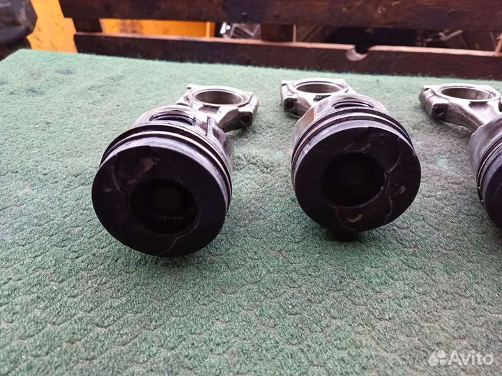 Шатуны + поршень Сузуки Гранд витара 1.9 л. DCI