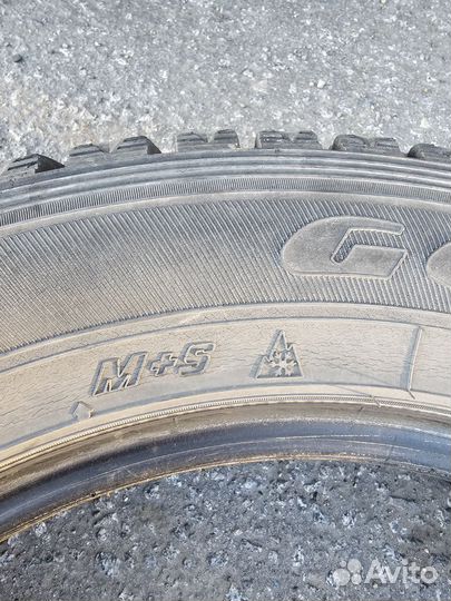 Goodyear UltraGrip 225/60 R18 100Q