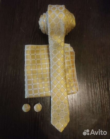 Галстук, запонки, платок (комплект)