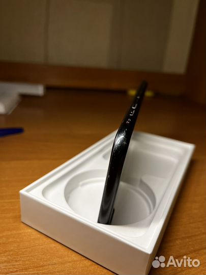 Телефон iPhone se 2020