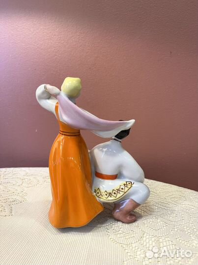 Коллекция фарфоровых статуэток