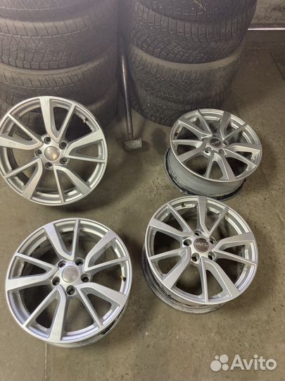 Диски литые R 17 5*114.3 комплект